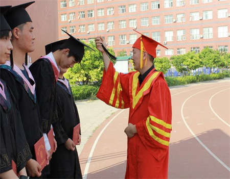 beat365官网艺术学院 “青春不散场，未来皆可期”2024届毕业典礼暨学位授予仪式