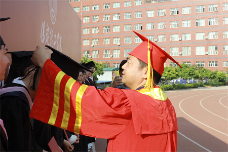 beat365官网艺术学院 “青春不散场，未来皆可期”2024届毕业典礼暨学位授予仪式
