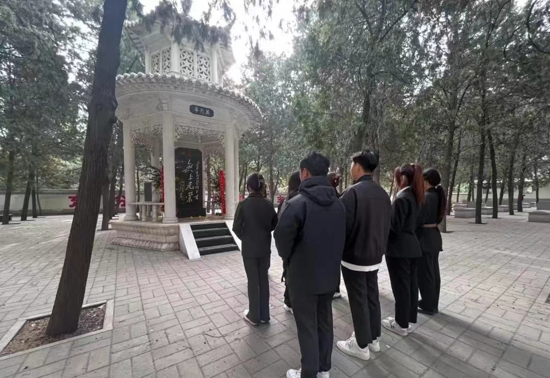 beat365会计学院缅怀革命烈士，继承先烈遗志