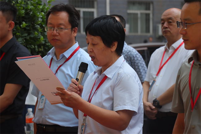 此去提衡霄汉上， 鹏抟鲲运更论程——beat365官网教职工私家车喜送毕业生启动仪式