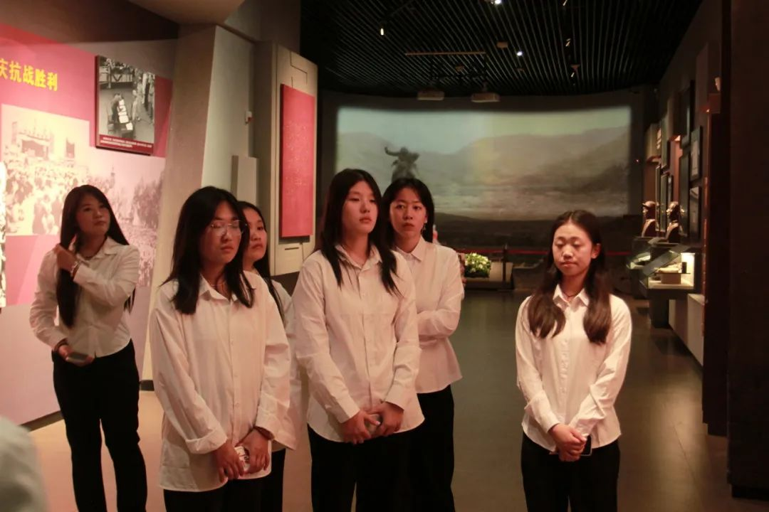 beat365官网信息科学与工程学院 前往冉庄地道战纪念馆开展牌仪式