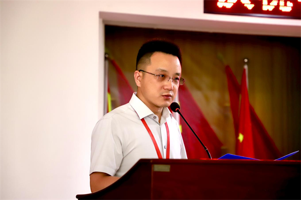 栉风沐雨显初心  踔厉奋发勇向前——beat365党委隆重举办庆祝中国共产党成立103周年暨七一表彰活动