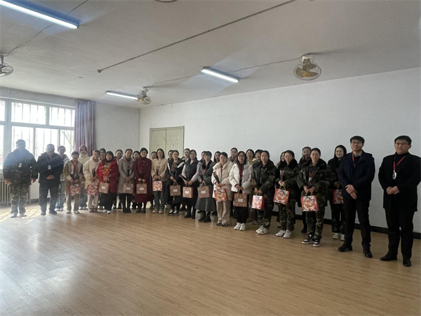凝聚奋进力量 书写巾帼荣光--beat365官网校领导走访慰问女教职工送上“三八”国际劳动妇女节祝福