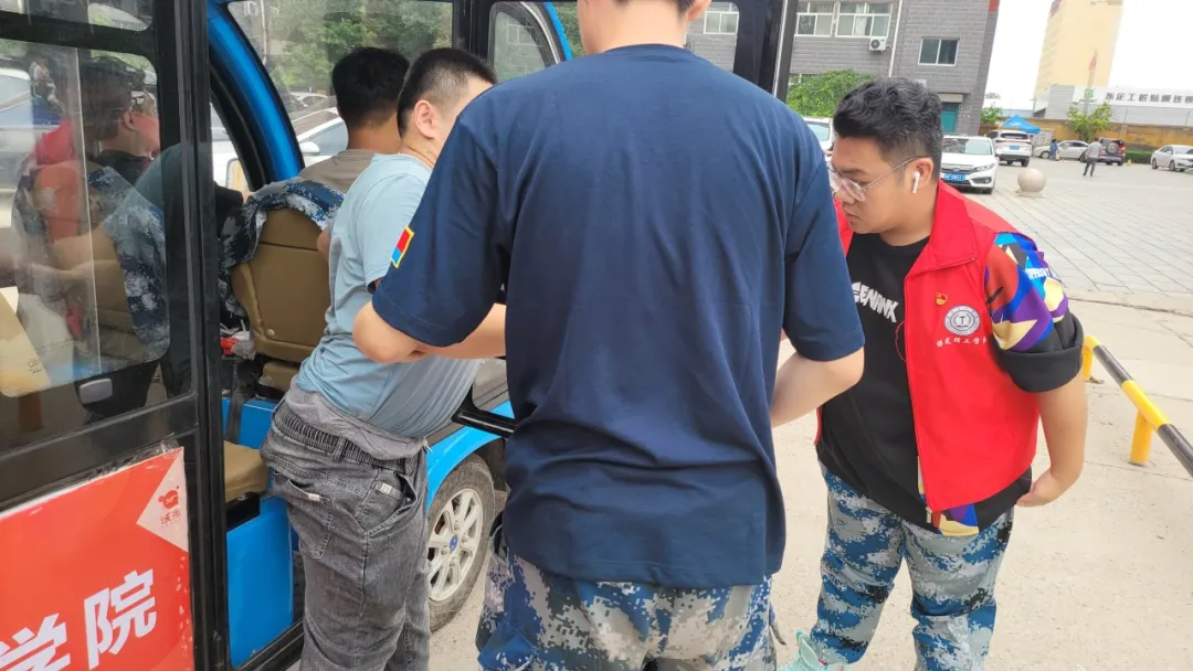 “追寻榜样的光芒”——beat365官网艺术学院 | 栾博凯