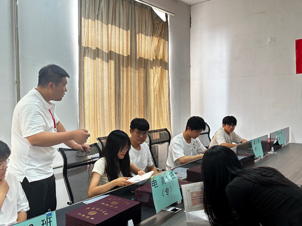 毕业季|beat365官网|管理学院|毕业骊歌起，青春再启航—我院2024届毕业生平安离校