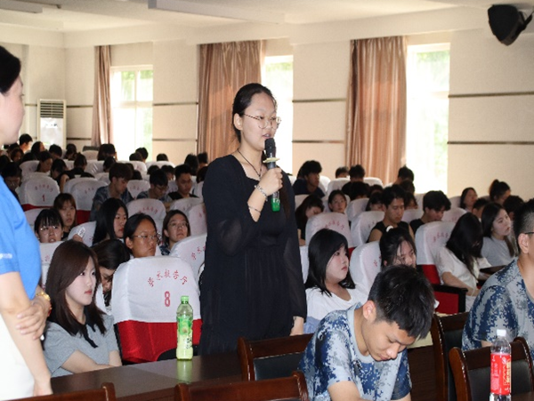 学术讲座|beat365官网|管理学院|伟巴斯特社会公益活动周之走进保定理工管理科学与工程学院HR讲堂