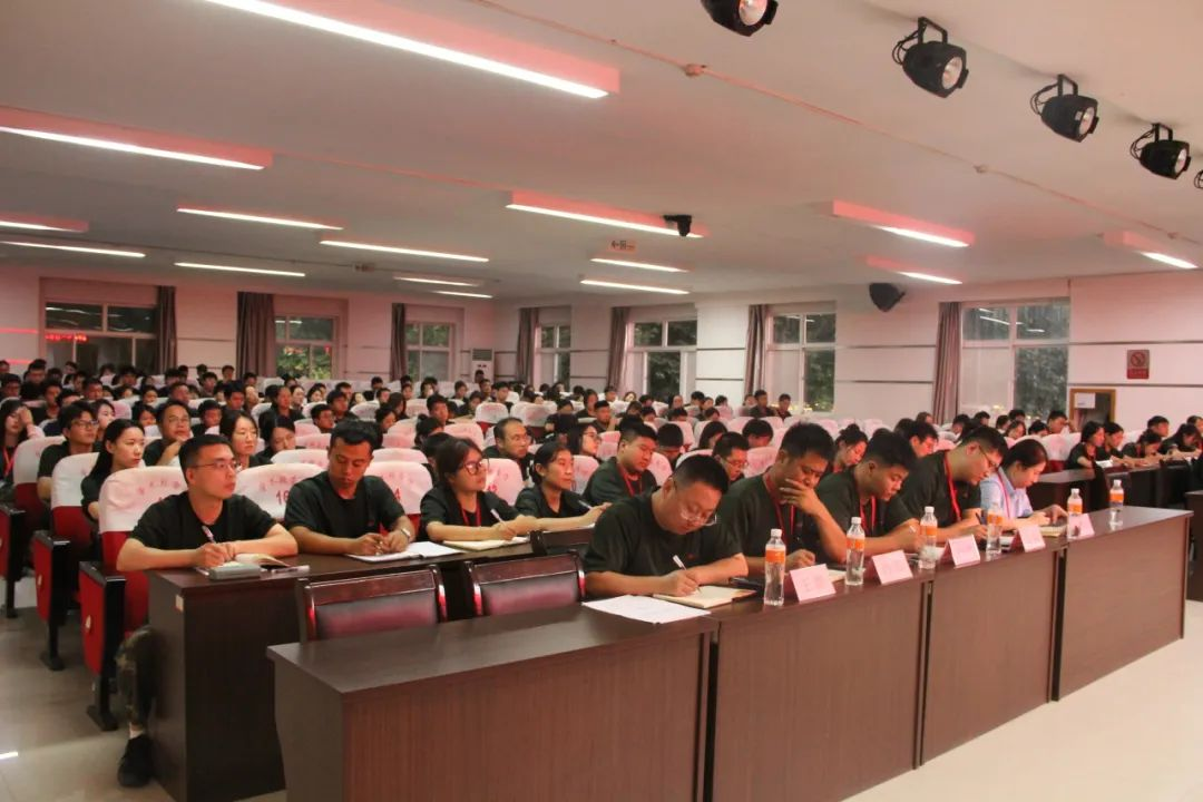 beat365官网||行远自迩,笃行不怠——2024-2025学年学管干部第一次培训会