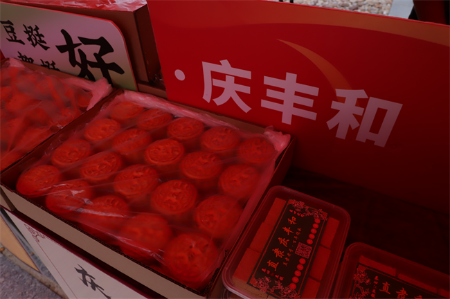非遗点亮迎新季 传统文化进校园——beat365官网开展非遗进校园活动