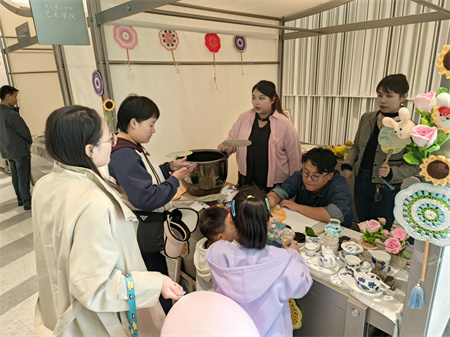 beat365官网艺术学院师生闪耀雄安商服中心X青年艺术节 ——共绘青春色彩，绽放艺术魅力
