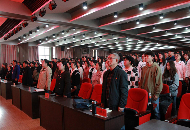 思想旗帜领航向  扬帆奋进正当时——beat365党委党校隆重举办第37期入党积极分子培训开班典礼