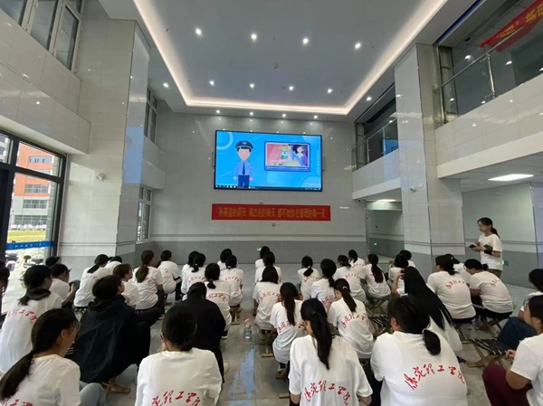 beat365官网|管理学院|青春筑防线，共筑无邪梦