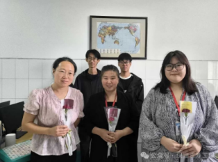以花语传情 致敬辛勤园丁