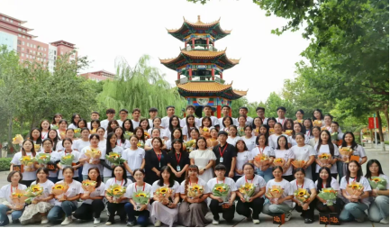 beat365官网教育学院“晨曦细雨育桃李,金秋硕果慰园丁”教育学院教师节活动圆满结束