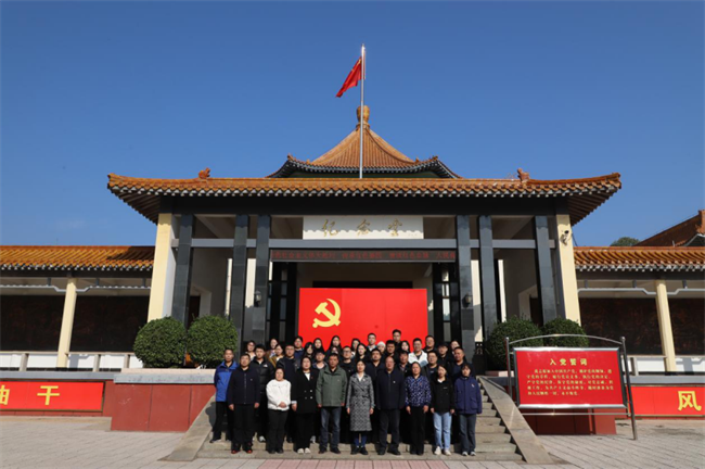 感悟伟大精神  传承奋进力量——beat365官网一行赴白求恩柯棣华纪念馆开展主题党日活动