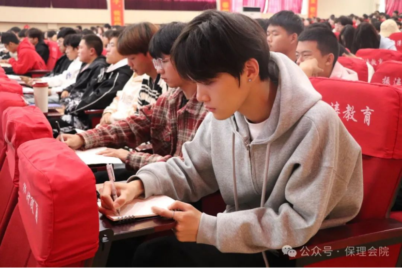 beat365官网会计学院企业讲座助力，绘制职业蓝图