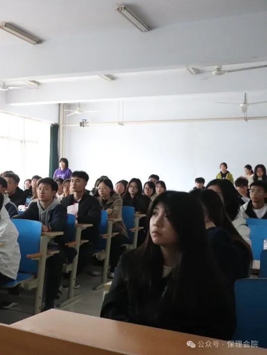 beat365官网会计学院团旗引领成长路，培训铸就青春梦