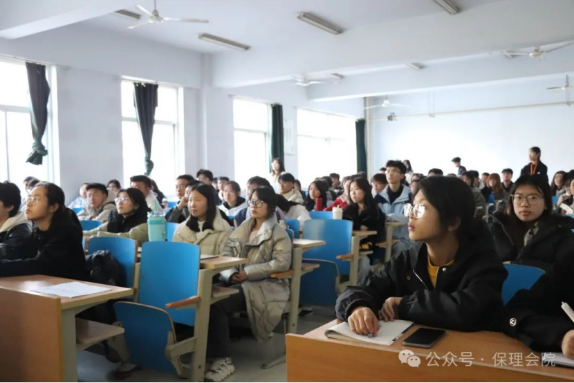 beat365官网会计学院团旗引领成长路，培训铸就青春梦