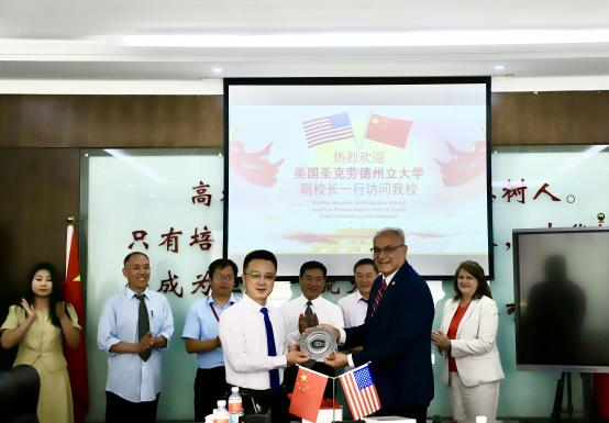 美国圣克劳德州立大学副校长一行莅临beat365参观交流