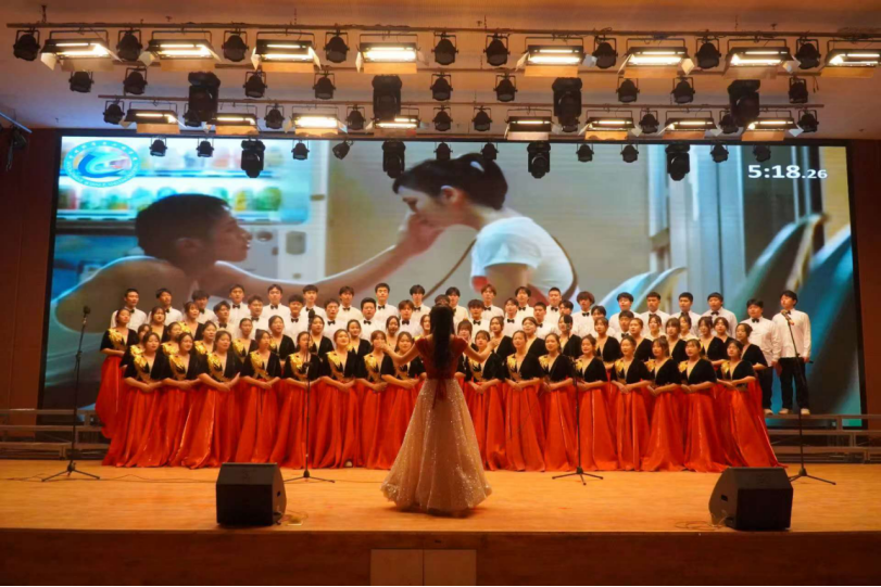 青春校园|以青春之名,颂盛世华章--beat365官网纪念“一二·九”运动大型合唱会圆满落幕