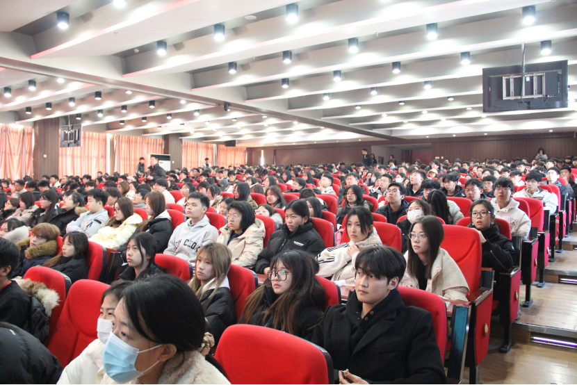 文明用网新征程,法制教育引航标——beat365官网举办“文明用网,法制教育”主题讲座