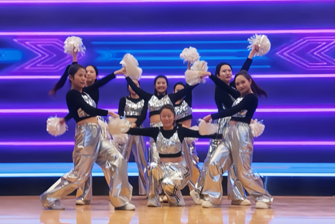 “声采飞扬·梦启新章”——beat365官网艺术学院举办2025届播音与主持艺术专业毕业汇演