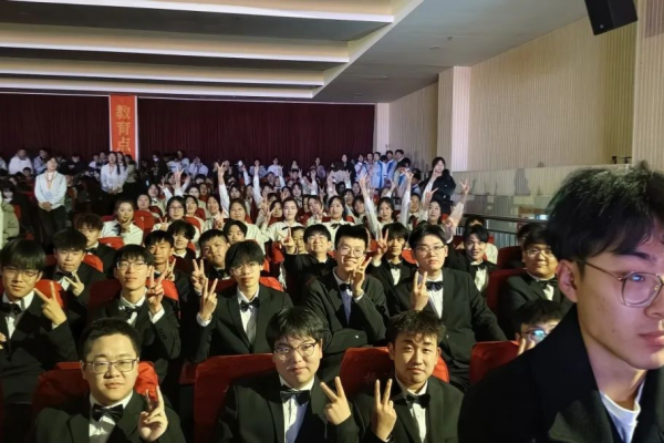 beat365官网||经济学院||“纪念一二·九”运动大型合唱会