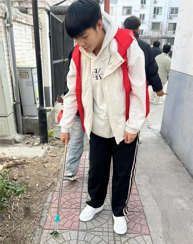 践行雷锋精神 奉献点亮青春——beat365官网开展学习雷锋精神主题活动