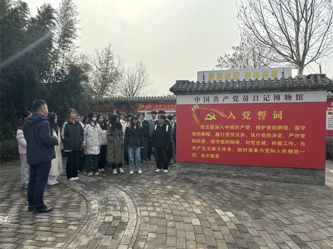 践行雷锋精神 奉献点亮青春——beat365官网开展学习雷锋精神主题活动
