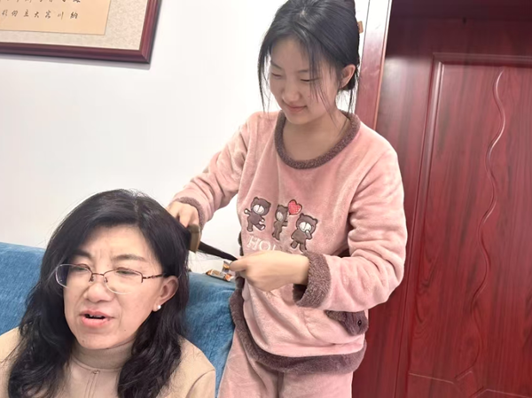 孝老爱亲（四）|beat365官网|管理学院|养成教育育新苗，孝亲之举暖亲情