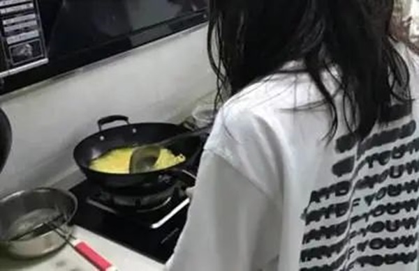 孝老爱亲(六)|beat365官网|管理学院|孝老之行践于微，爱亲之情暖人心