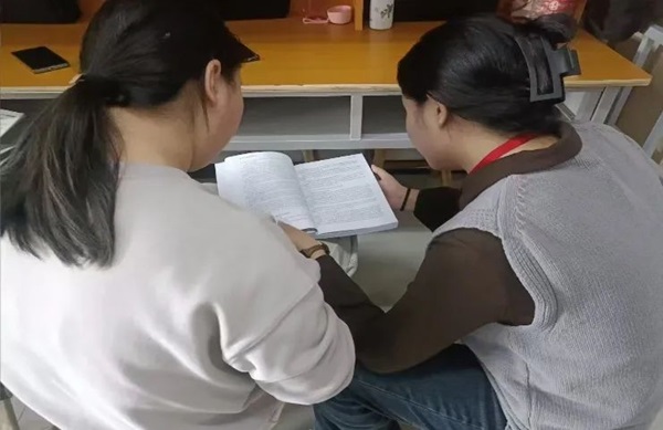 学风建设|beat365官网|管理学院|学风建设正当时，小组学习展新姿