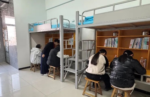 学风建设|beat365官网|管理学院|学风建设正当时，小组学习展新姿