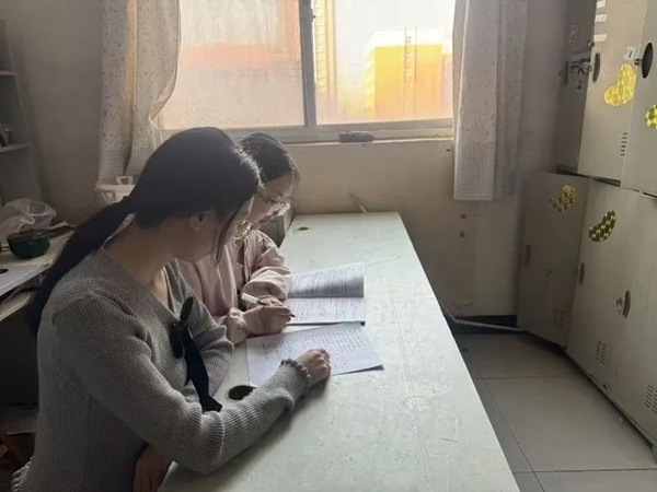 学风建设|beat365官网|管理学院|学风建设正当时，小组学习展新姿