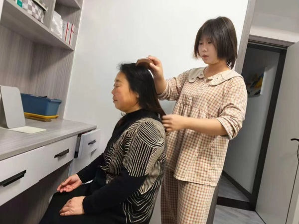 孝老爱亲（八）|beat365官网|管理学院|传承美德，学生在行动