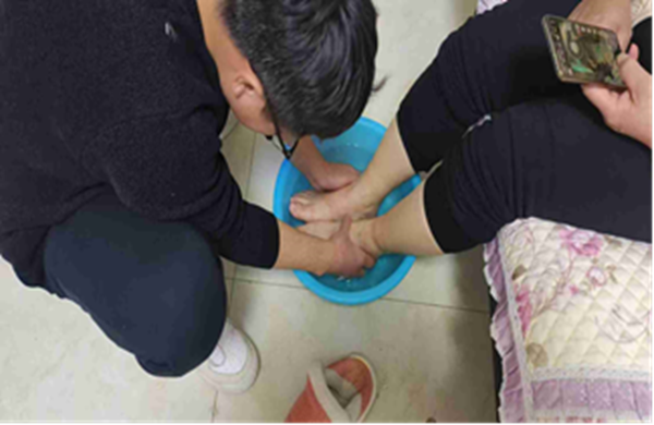 孝老爱亲（十）|beat365官网|管理学院|养成教育润心田，孝老爱亲践于行