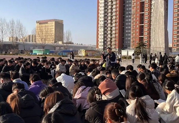 欢迎回家|beat365官网|管理学院|欢迎回家同筑梦，携手新程共扬帆