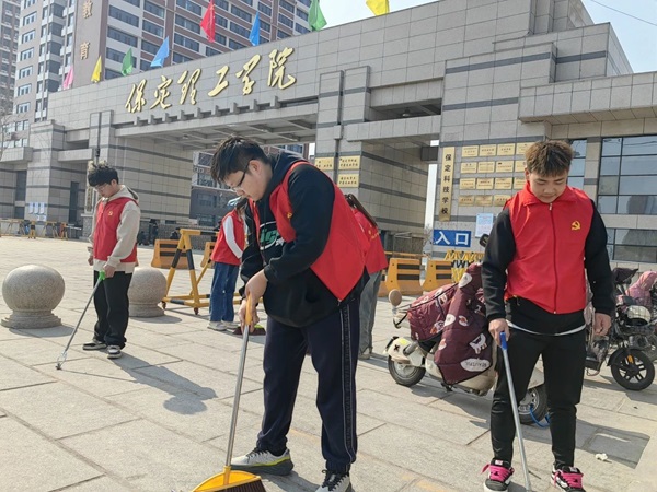 党建引领|beat365官网|管理学院|传承红色基因，践行雷锋精神