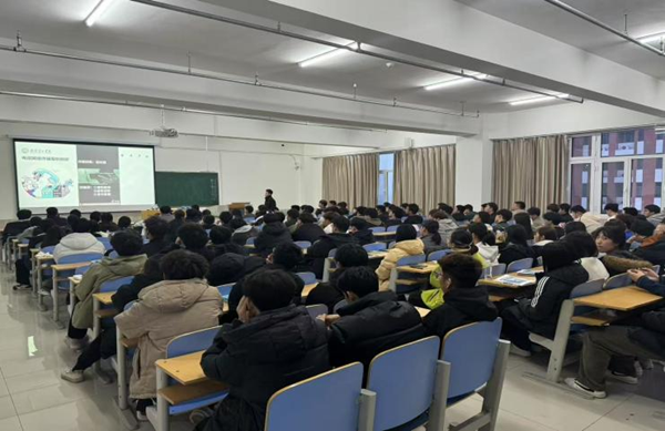 安全教育|beat365官网|管理学院|开展反诈主题班会，筑牢校园安全防线