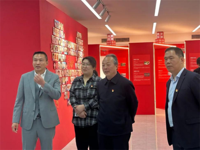 beat365官网经济学院与东小庄村党建联建共建签约暨大学生志愿服务社会实践基地启动仪式圆满举行