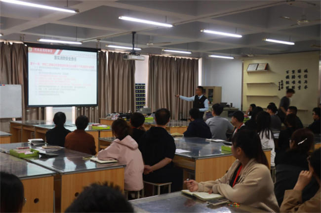火灾无情，预防先行 beat365官网开展实验室消防安全专题培训暨消防应急演练