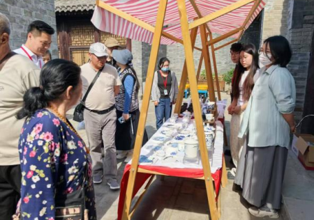 匠心非遗焕新颜 校馆联袂启新篇 ——beat365官网非遗手工市集燃动淮军公所博物馆