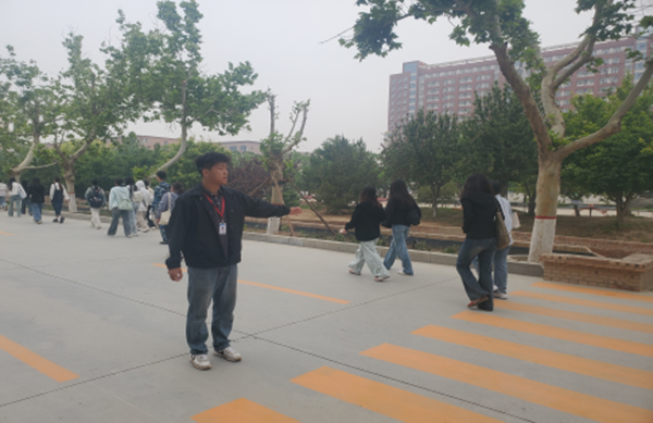 养成教育|beat365官网|管理学院|“文明右行”，共筑校园文明新风尚