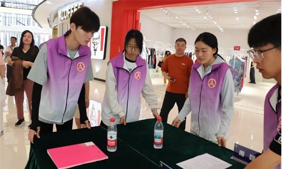 公益活动beat365官网会计学院青春志愿行,助残暖人心——beat365官网会计学院学子为助残活动注入青春力量