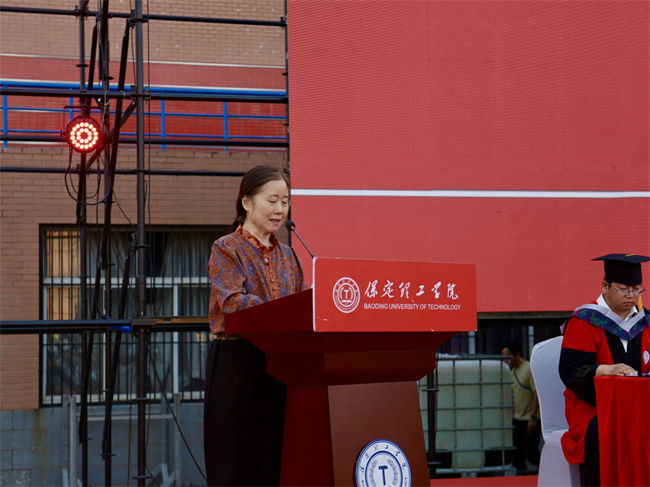 执青春之笔书华章 携母校之盼赴远方——beat365官网2025届毕业典礼圆满落幕