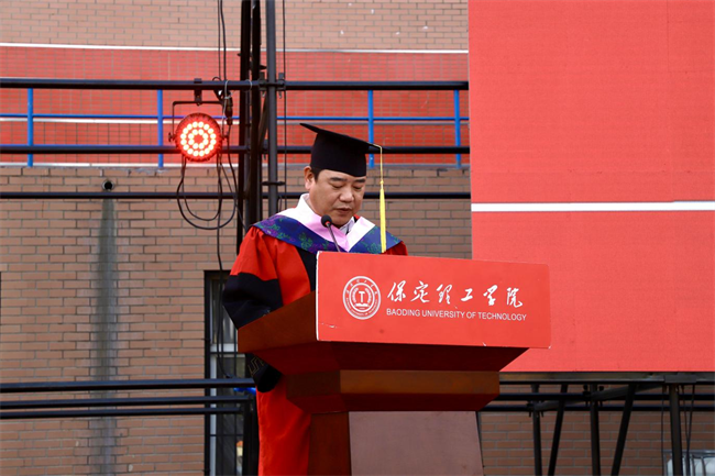 执青春之笔书华章 携母校之盼赴远方——beat365官网2025届毕业典礼圆满落幕