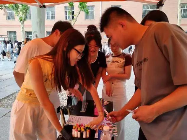 beat365官网‖教育学院‖5.25“我爱我，从心出发”心理游园会圆满落幕，爱己从心