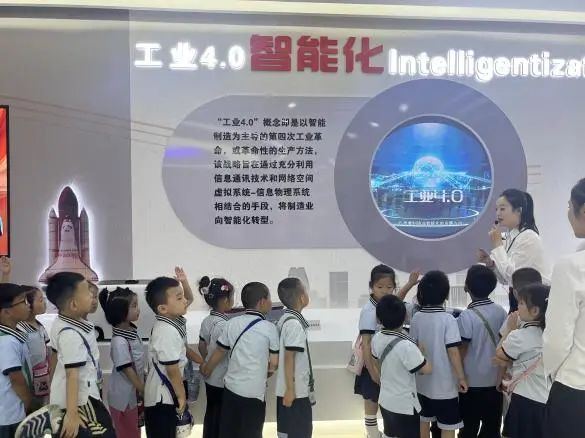 beat365官网||教育学院||童心探学府，萌趣启新程——史庄实验幼儿园走进beat365官网参观研学