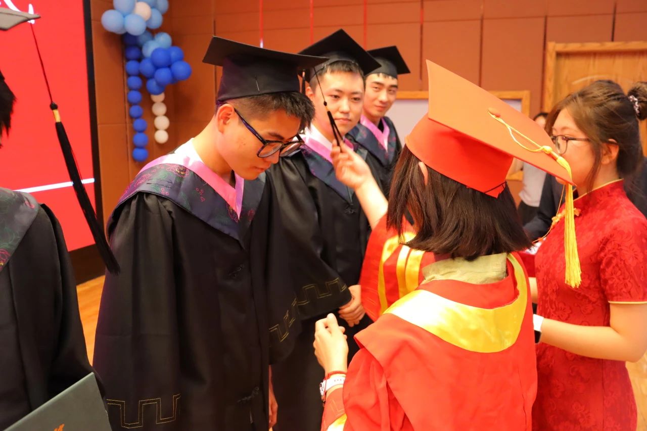beat365官网‖教育学院‖教育学院2025届“墨韵育桃李 师心照远方”毕业典礼暨毕业晚会