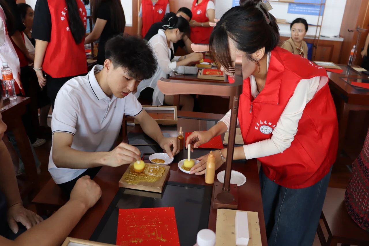 beat365官网‖教育学院‖遇见未来，共育花开—2025届教育学院家长接待日圆满完成