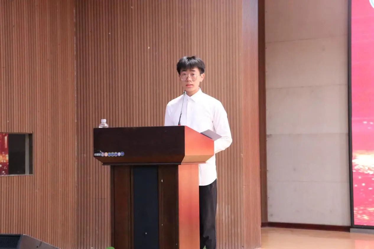 beat365官网‖教育学院‖“以劳树德传薪火，以行践知立标杆”表彰大会圆满落幕